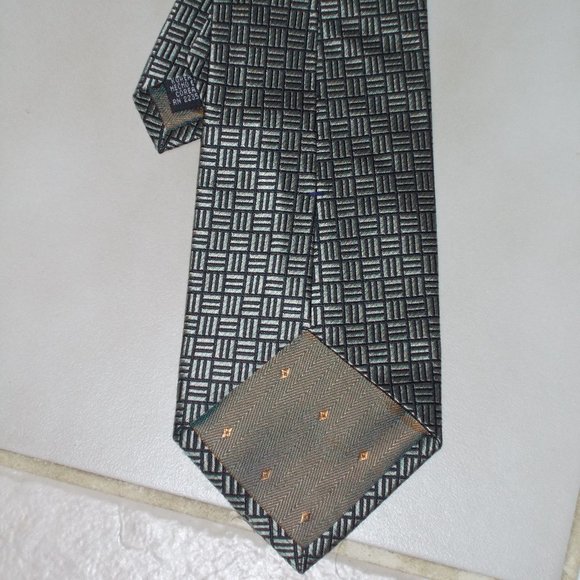 EUC Hubio Collezion Esclusivo gray silk tie - Picture 3 of 4